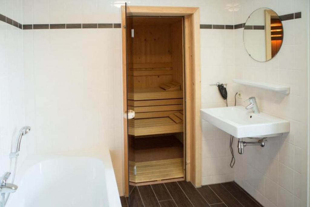 Weidevilla Xxl Hollum  Εξωτερικό φωτογραφία
